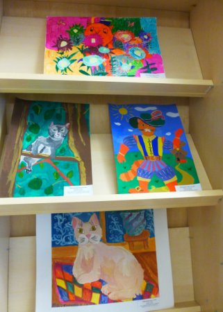 "Мурлыкающие друзья" - выставка рисунков котов и кошек