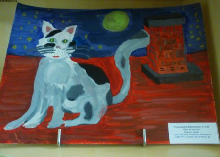 "Мурлыкающие друзья" - выставка рисунков котов и кошек